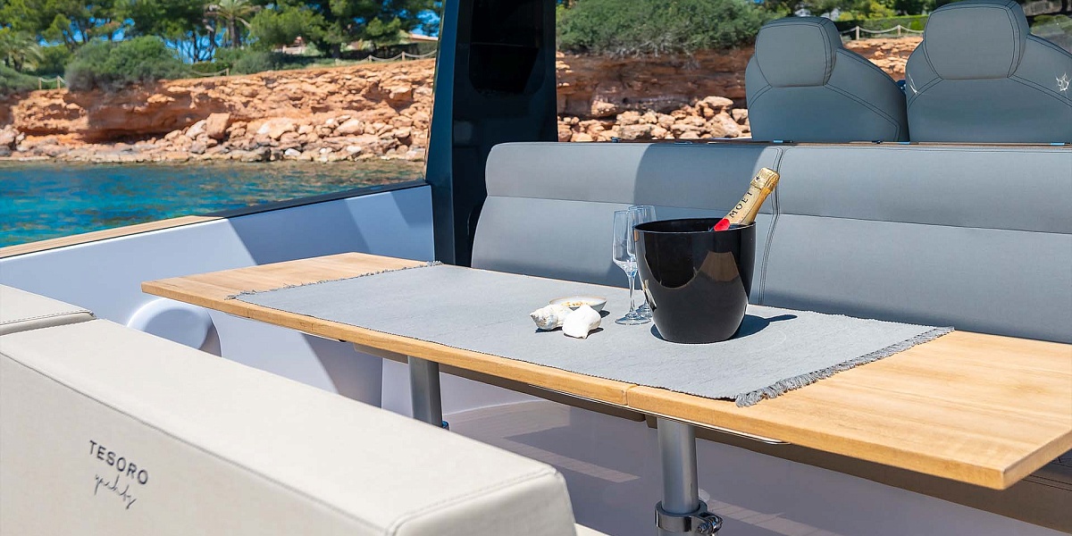 Аренда яхты Tesoro 40 на Миконосе